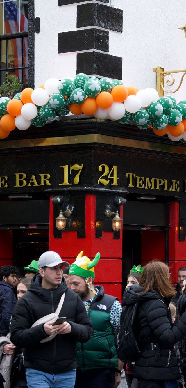 Temple Bar and College Green in dublin