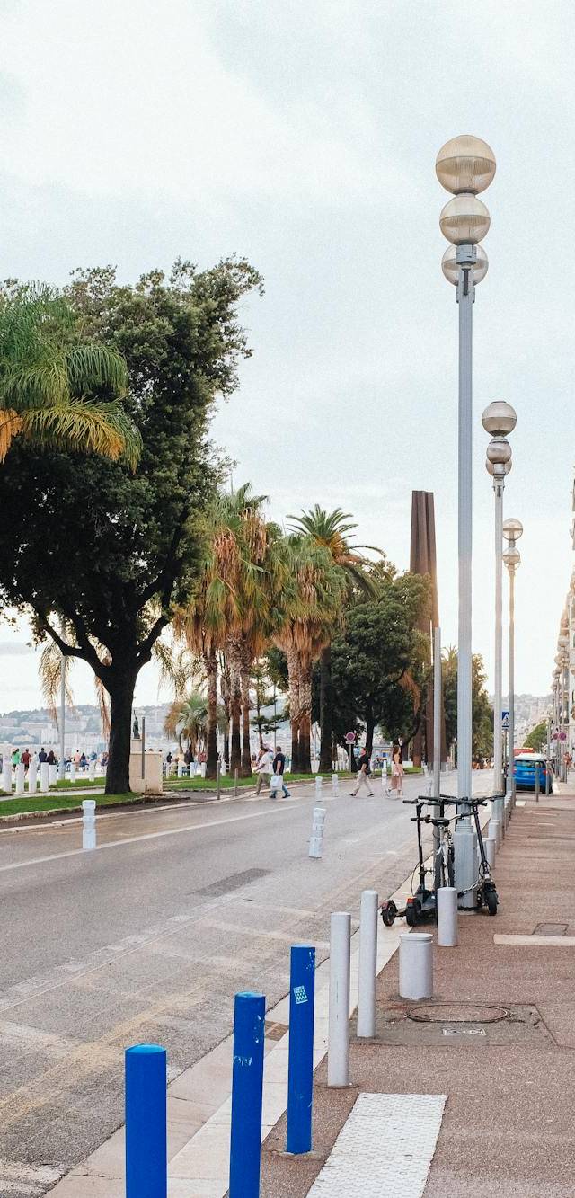 Promenade and Carré d’Or in nice