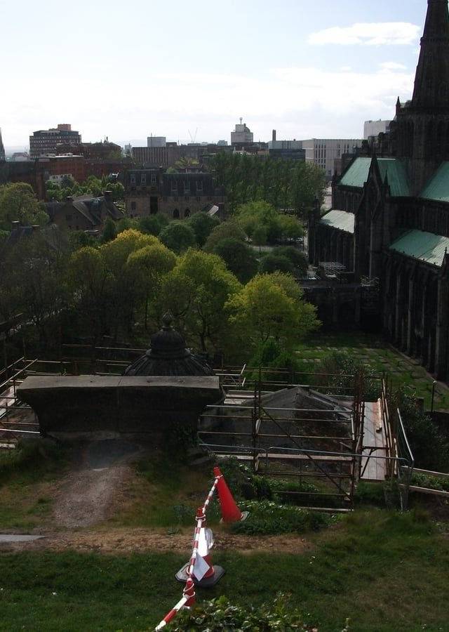 Glasgow Cathedral and Necropolis in Glasgow