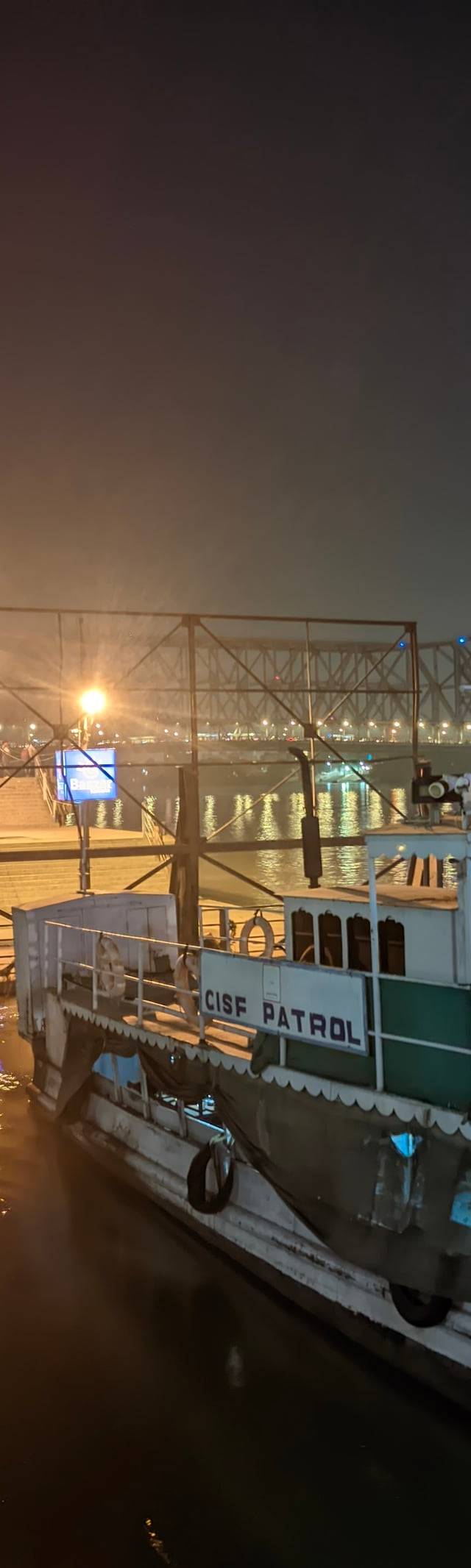 Howrah Bridge and Hooghly ferries in Kolkata