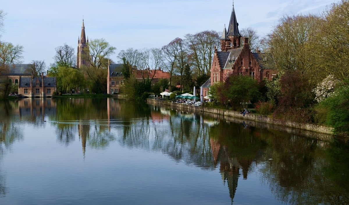 Minnewater Park in Bruges