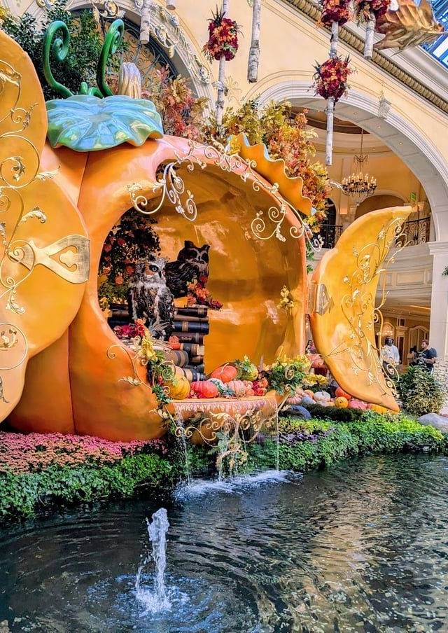 Bellagio Fountains and Conservatory in Las Vegas